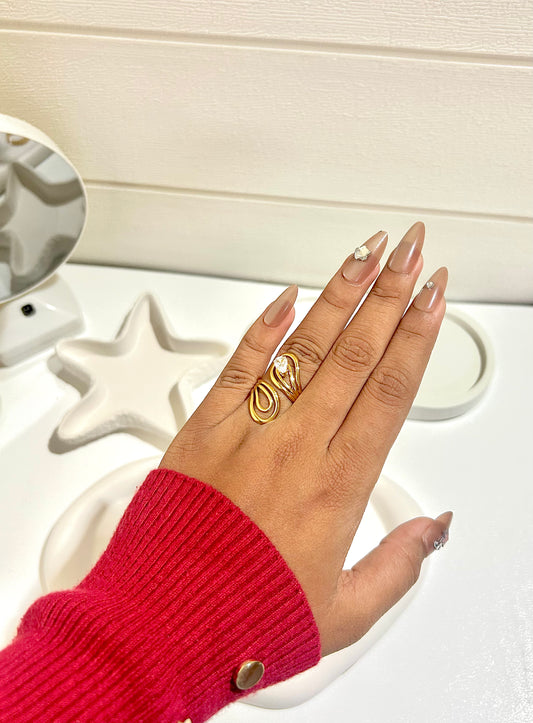 Statement Curvy Ring
